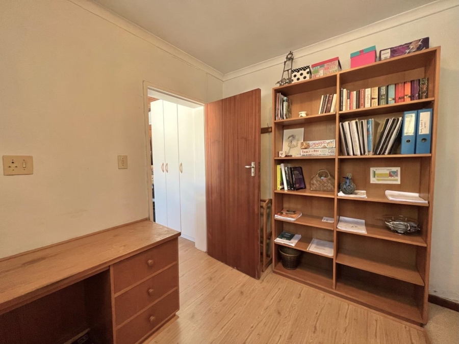 To Let 1 Bedroom Property for Rent in Uniepark Western Cape